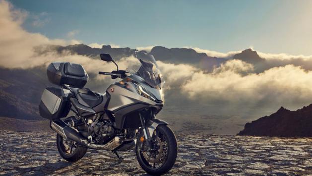 Honda NT1100 η επόμενη μοτοσυκλέτα με E-Clutch Honda NT1100 η επόμενη μοτοσυκλέτα με E-Clutch