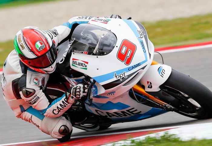 Βρε, βρε, τον Petrucci. Στο βροχερό καιρό του Misano βγήκαν σχεδόν μόνο CRT στα δοκιμαστικά, με τον «Petrux» να κάνει τον πρώτο χρόνο.