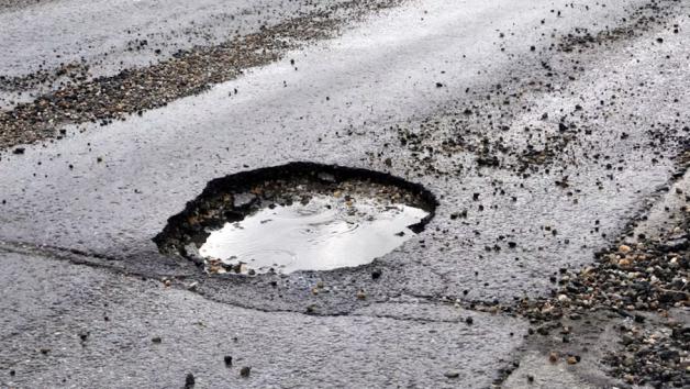 Αποζημίωση 13.400 ευρώ σε αναβάτη στη Λάρισα λόγω λακούβας Αποζημίωση 13.400 ευρώ σε αναβάτη στη Λάρισα λόγω λακούβας