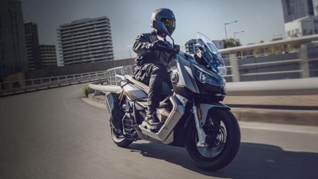 QJMOTOR ATR 125: Το 1ο υβριδικό adventure scooter