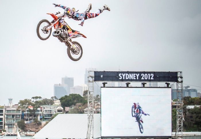 Red Bull X-Fighters: Πρωταθλητής ο Sherwood