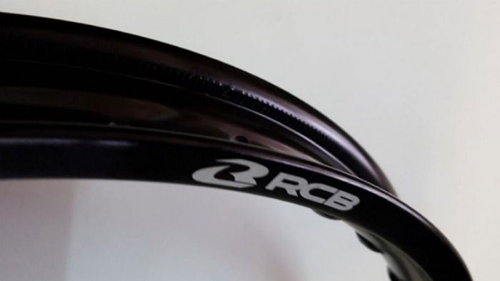 Racing Boy στεφάνι 1.40Χ17 μαύρο Racing Boy στεφάνι 1.40Χ17 μαύρο