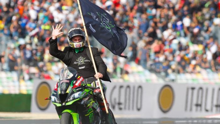 O Jonathan Rea πανηγυρίζει το 5ο του πρωτάθλημα στα World Superbikes. 