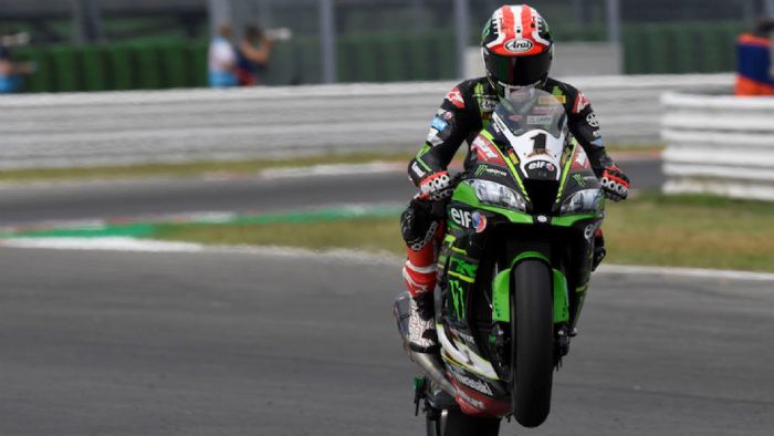 80 βαθμούς μπροστά είναι πλέον ο Jonathan Rea, στο πρωτάθλημα WSBK. 80 βαθμούς μπροστά είναι πλέον ο Jonathan Rea, στο πρωτάθλημα WSBK.