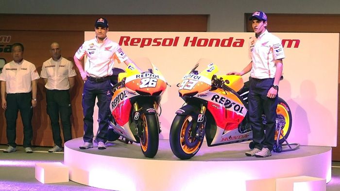 Στα κεντρικά της Repsol στη Μαδρίτη παρουσίασε η Honda, την ομάδα της για τα Mot Στα κεντρικά της Repsol στη Μαδρίτη παρουσίασε η Honda, την ομάδα της για τα MotoGP.