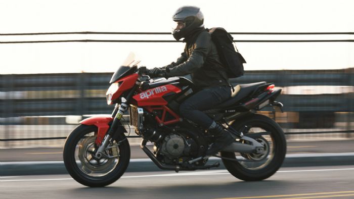 Θέλεις να γίνεις καλύτερος οδηγός; Πάρε μοτοσυκλέτα. Τόσο απλό... Θέλεις να γίνεις καλύτερος οδηγός; Πάρε μοτοσυκλέτα. Τόσο απλό...