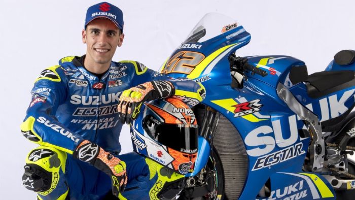 O Alex Rins μπροστά στην αγωνιστική του Suzuki GSX-RR O Alex Rins μπροστά στην αγωνιστική του Suzuki GSX-RR