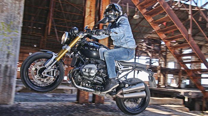 Εννέα δεκαετίες παράδοσης στην κατασκευή μοτοσικλετών, από το βαυαρικό εργοστάσιο της BMW Motorrad, συγκεντρώνονται στο R nineT.