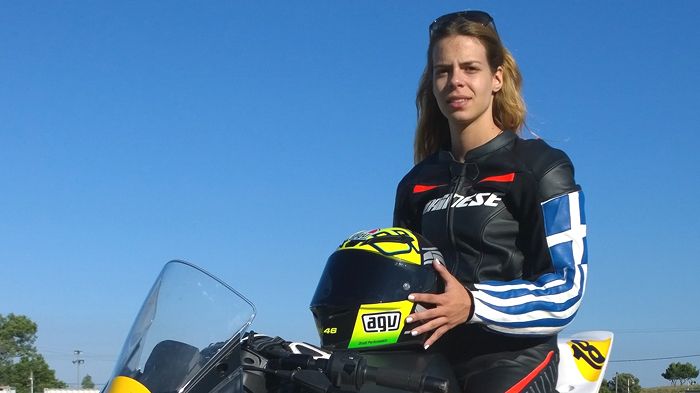 Η 17χρονη Ειρήνη Ρομποτή γίνεται η πρώτη Ελληνίδα αγωνιζόμενη που συμμετέχει σε Η 17χρονη Ειρήνη Ρομποτή γίνεται η πρώτη Ελληνίδα αγωνιζόμενη που συμμετέχει σε διεθνή αγώνα ταχύτητας.