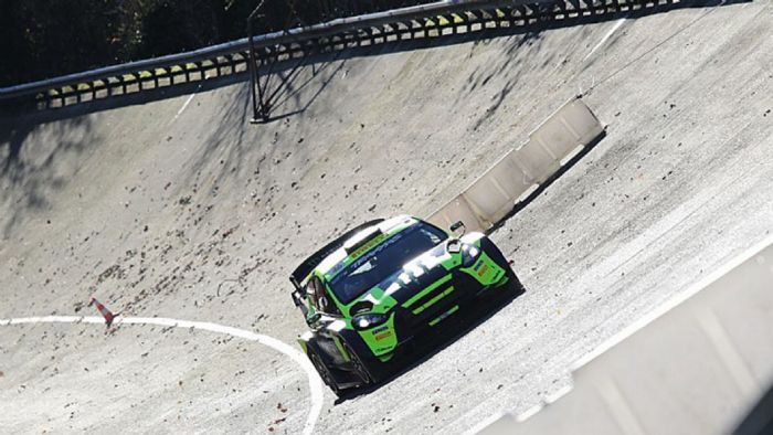 Ο Rossi οδηγώντας στην γνωστή Parabolica. 