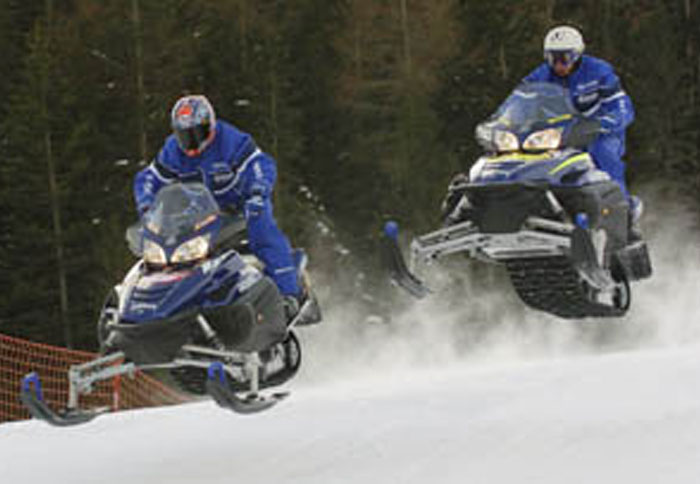 Αγώνας στα χιόνια για Rossi και Edwards