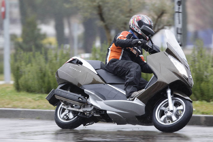 Ανανέωση στα Peugeot Satelis 