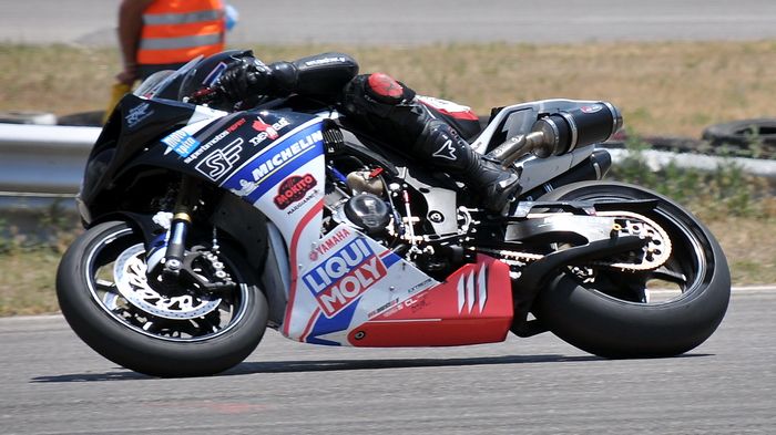 Ο Αρης Γκιζίνος αντιμετώπισε ένα τεχνικό πρόβλημα με το Traction Control στον 1ο αγώνα, στο δεύτερο όμως τα πήγε πολύ καλύτερα!