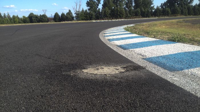 Ο ασφαλτοτάπητας αποκαταστάθηκε, και το Αυτοκινητοδρόμιο Σερρών είναι πάλι κοντά μας.