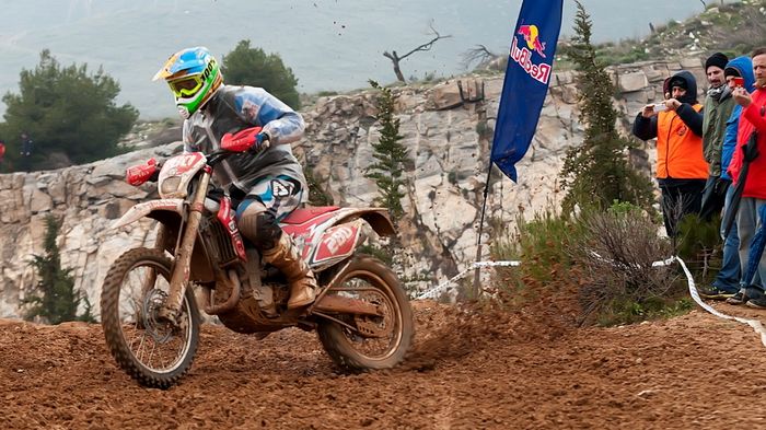 Μεγάλος πρωταγωνιστής του αγώνα, ο Βασίλης Σιαφαρίκας. Νικητής τόσο στην Ε2, όσο Μεγάλος πρωταγωνιστής του αγώνα, ο Βασίλης Σιαφαρίκας. Νικητής τόσο στην Ε2, όσο και στη γενική.