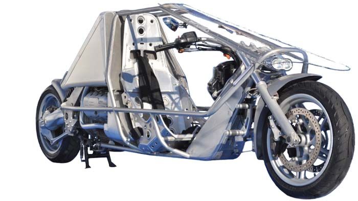 Το Suprine Exodus μοιάζει με μοτοσικλέτα με κλωβό, ωστόσο, είναι πολλά παραπάνω. 