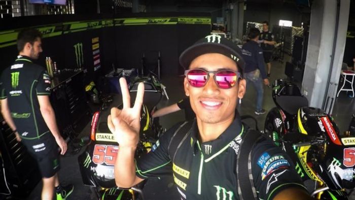 Ο Hafizh Syarhin σε ένα περιχαρές ενσταντανέ... Ο Hafizh Syarhin σε ένα περιχαρές ενσταντανέ...