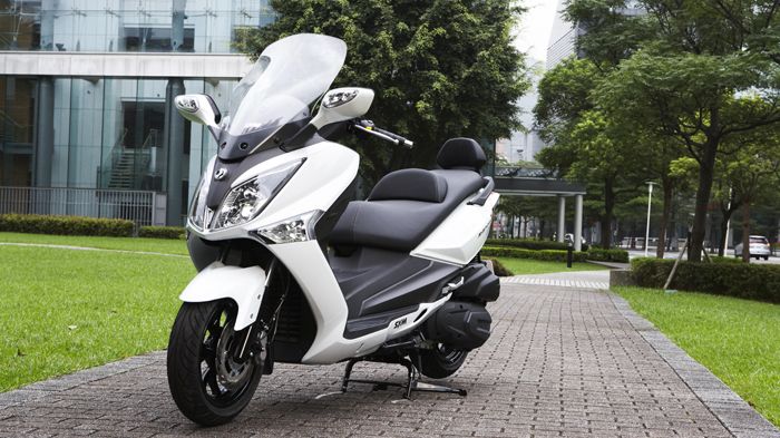 Η SYM παρουσίασε στην EICMA το ανανεωμένο GTS 300i F4. Η SYM παρουσίασε στην EICMA το ανανεωμένο GTS 300i F4.
