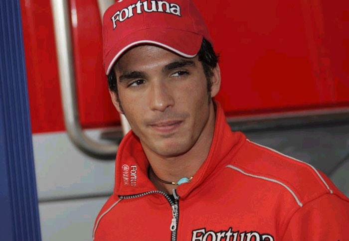 Ο Elias τελείωσε με τις εγχειρήσεις