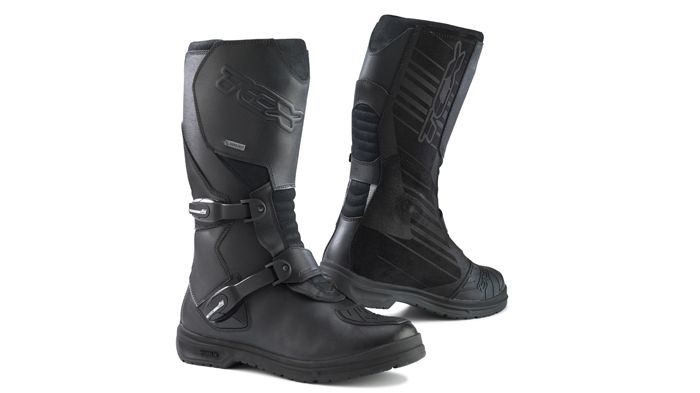 Θα τις βρείτε στη Motorparts με νέα τιμή προσφοράς 230 ευρώ έναντι αρχικής τιμής 289 ευρώ. Περισσότερα στο τηλ. 210-9961782.