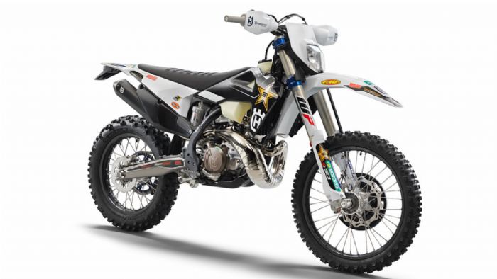 Husqvarna TE 300i Rockstar Edition: Εργοστασιακό άρωμα στο γκαράζ σου Husqvarna TE 300i Rockstar Edition: Εργοστασιακό άρωμα στο γκαράζ σου