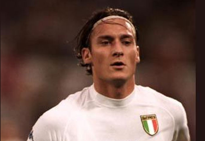 Για την Aprilia …σκοράρει ο Totti!