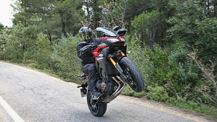 Το Tracer ξεπήδησε από το γυμνό MT-09. Πρόσθεσε τόνους χρηστικότητας στο πακέτο χωρίς όμως να χάσει τον διασκεδαστικό του χαρακτήρα.