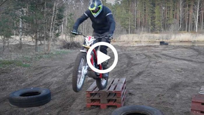 VIDEO: Motocross εναντίον trial