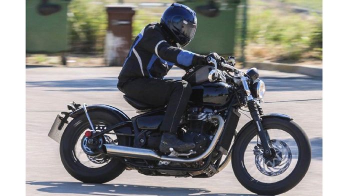 Bobber, με μονόσελο και όλη τη λιτότητά του, όπως πρέπει. Bobber, με μονόσελο και όλη τη λιτότητά του, όπως πρέπει.