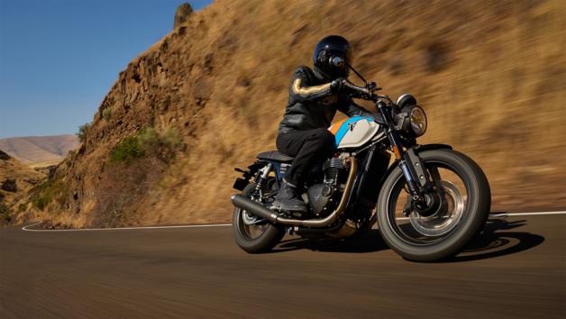 Triumph Speed Twin 900 καθ οδόν για το 2025 Triumph Speed Twin 900 καθ οδόν για το 2025