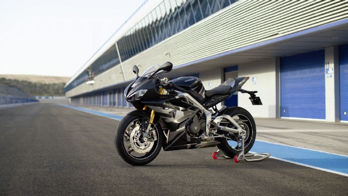 Αυτό είναι το νέο Triumph Daytona Moto2 765