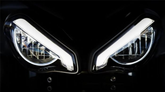Αυτό είναι το μούτρο του νέου Triumph Street Triple RS...