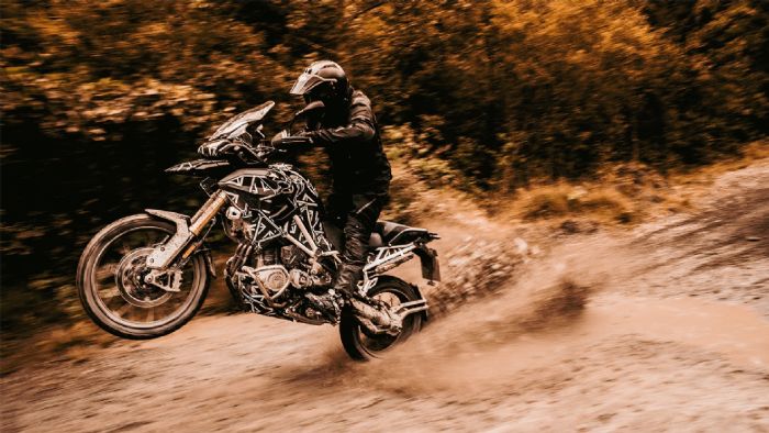 Οι πρώτες φωτογραφίες του νέου Triumph Tiger 1200. Οι πρώτες φωτογραφίες του νέου Triumph Tiger 1200.