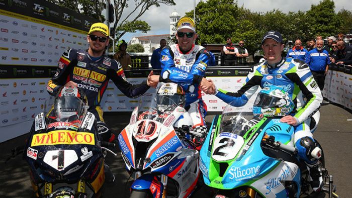 Από αροστερά προς τα δεξιά: Conor Cumminns, Peter Hickman, Dean Harrison. 