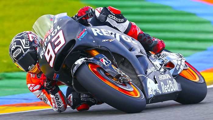 Έξω έμεινε την 1η μέρα του τεστ, ίσα που μπήκε τη 2η, και την τρίτη σημείωσε τον ταχύτερο χρόνο με την... παλιά του μοτοσικλέτα. Marc Marquez!