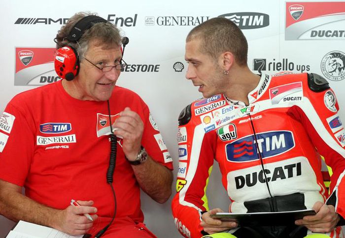 ¶γνωστο ακόμα αν ο αρχιμηχανικός του Valentino Rossi τον ακολουθήσει στη νέα του ομάδα.