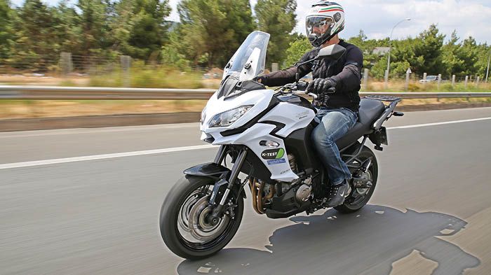 Υποκειμενικά το ανανεωμένο Versys 1000, είναι όμορφο και το βλέπεις και από τις αντιδράσεις του κόσμου αφού όλοι γυρνάνε να το χαζέψουν.