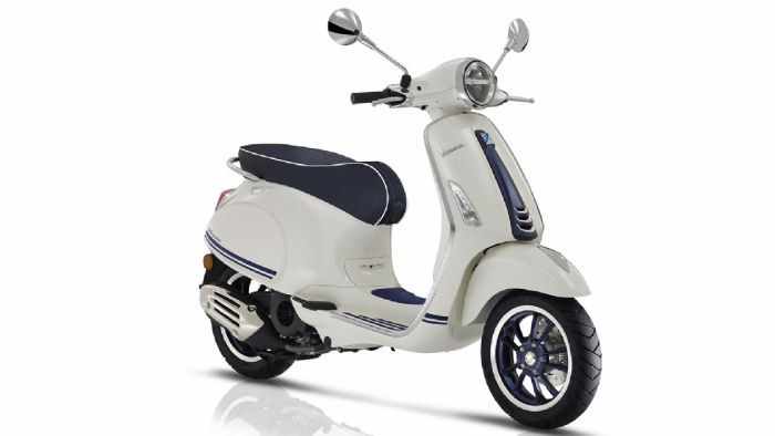 Vespa Primavera Yacht Club