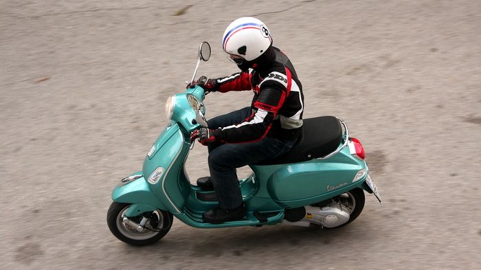 Πέρα από το απίθανο στιλ που διαθέτουν όλες οι Vespa, η συγκεκριμένη LX διαθέτει και νέο μοτέρ.