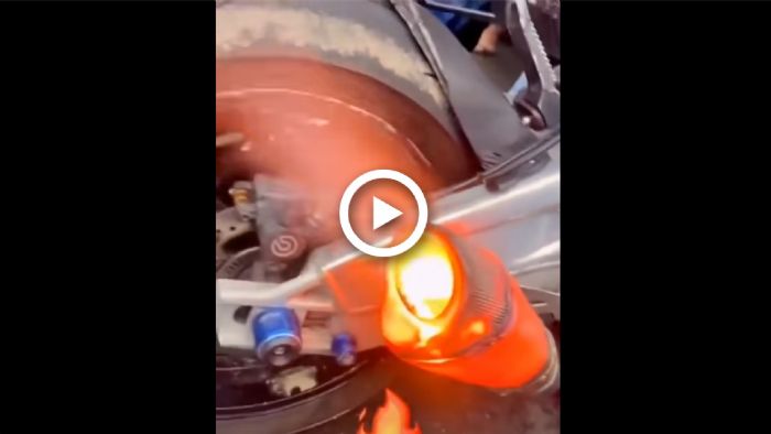 VIDEO: Αμυαλοι ποζεράδες καταστρέφουν ένα superbike