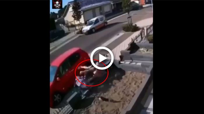 VIDEO: Ασχημη «στούκα» αναβάτη με κάγκελα VIDEO: Ασχημη «στούκα» αναβάτη με κάγκελα