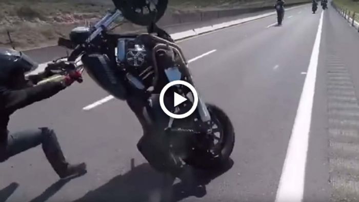 Η σούζα με Harley θέλει προσοχή... Η σούζα με Harley θέλει προσοχή...