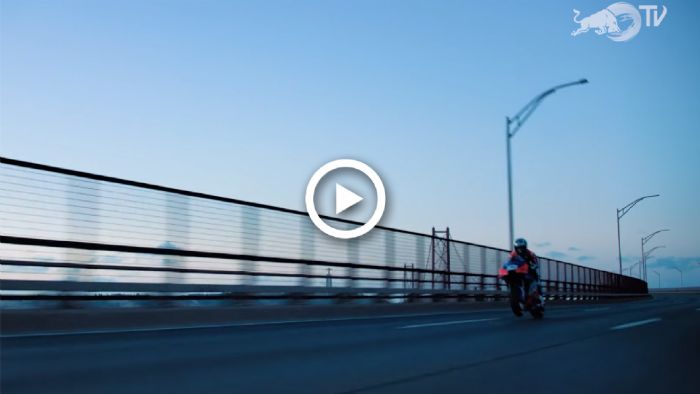 VIDEO: Ο Miguel Oliveira βγάζει την αγωνιστική του KTM στο δρόμο VIDEO: Ο Miguel Oliveira βγάζει την αγωνιστική του KTM στο δρόμο