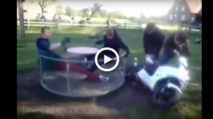 VIDEO: Ριψοκίνδυνοι τύποι παίζουν σε... παιδική χαρά, με scooter! 
