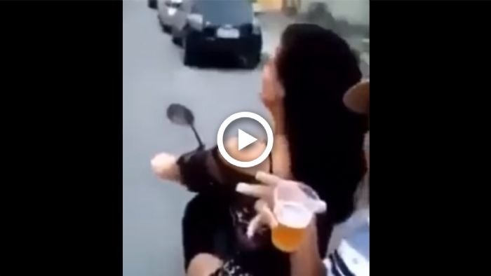 VIDEO: Όταν οι μ@..κίες πληρώνονται, επιτόπου! VIDEO: Όταν οι μ@..κίες πληρώνονται, επιτόπου!