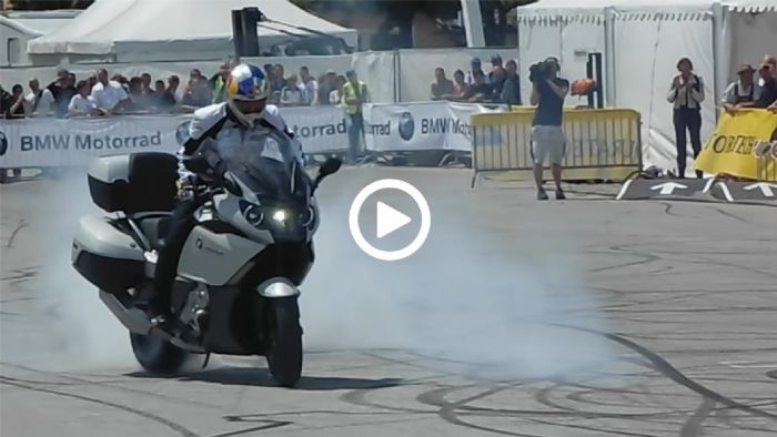 Κάνοντας stunts με την BMW K1600GT