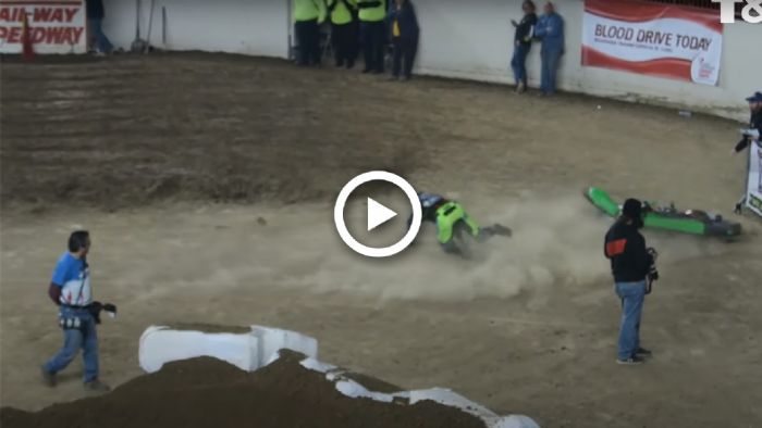 VIDEO: Μια πτώση που κατέληξε σε πρόταση γάμου! VIDEO: Μια πτώση που κατέληξε σε πρόταση γάμου!