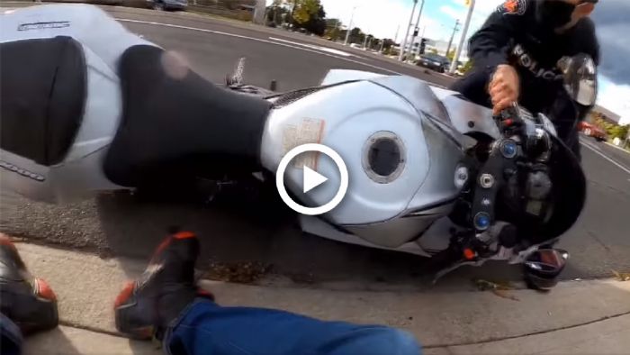 VIDEO: Τον έριξαν κάτω γιατί είχε κρυμμένη πινακίδα! VIDEO: Τον έριξαν κάτω γιατί είχε κρυμμένη πινακίδα!