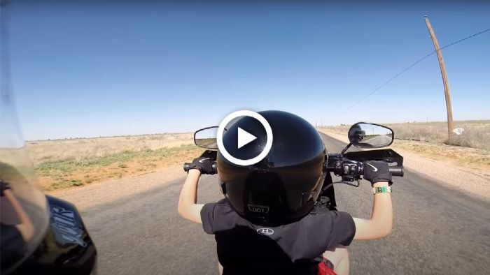 VIDEO: Πατέρας αφήνει το τιμόνι του στο πιτσιρίκι! VIDEO: Πατέρας αφήνει το τιμόνι του στο πιτσιρίκι!