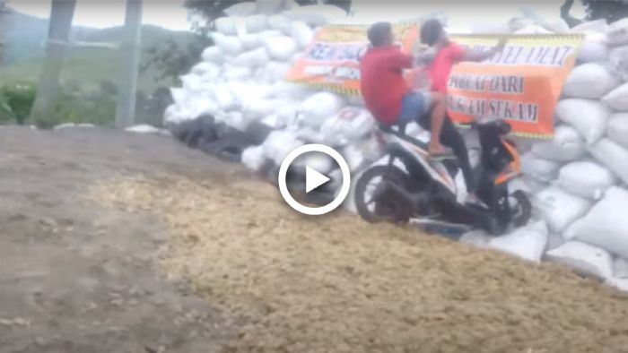 VIDEO: Έφυγαν «καρφί» για τον τοίχο! VIDEO: Έφυγαν «καρφί» για τον τοίχο!